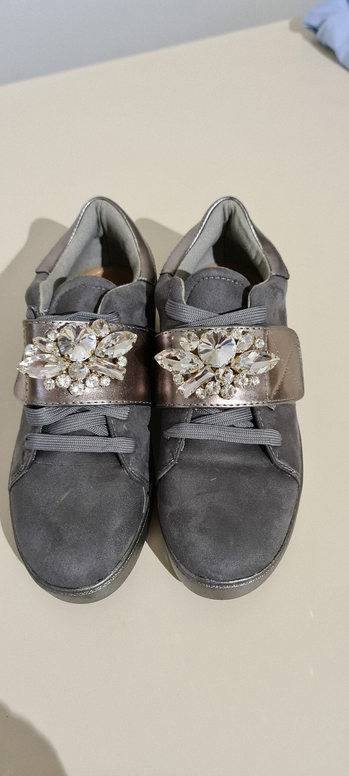 Sneakers grijs